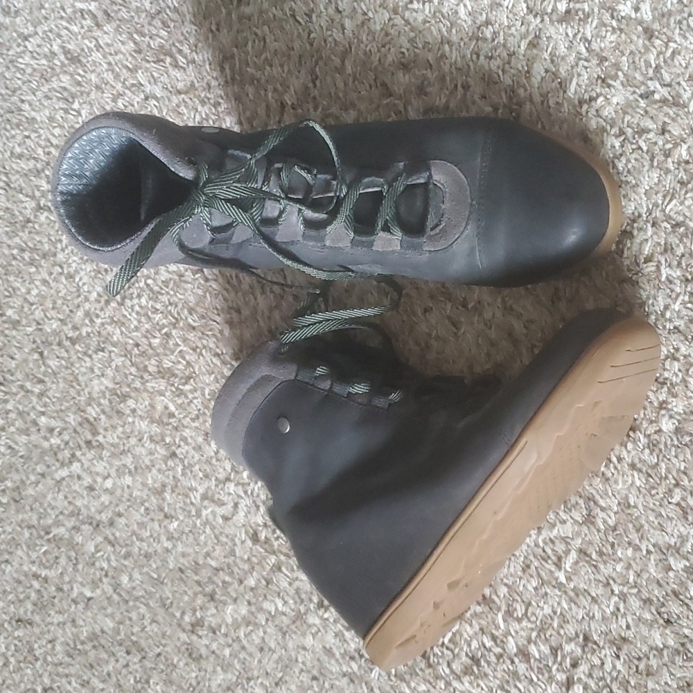 Forsake Alma High Outdoor Sneaker Boots Size 10